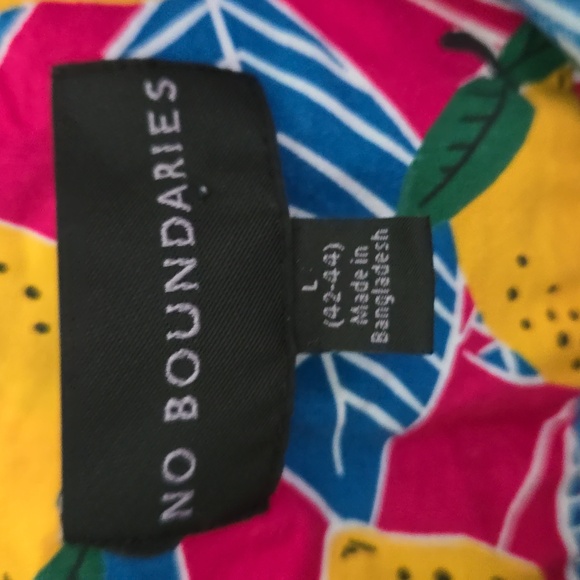 No Boundaries tropical short sleeve shirt - Picture 4 of 9